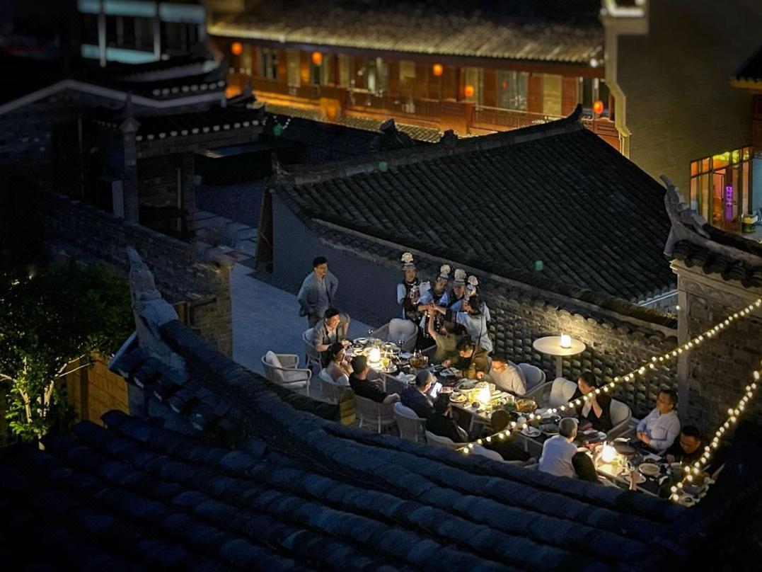 Phoenix Hall House Hotel Fenghuang County Exterior photo